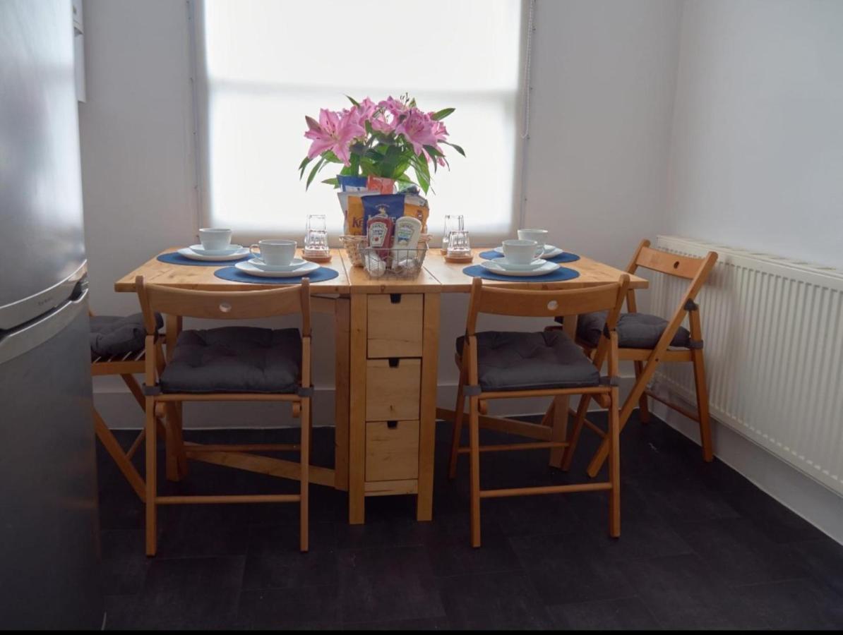 Lovely Large London Apartment Near Stratford Exteriör bild