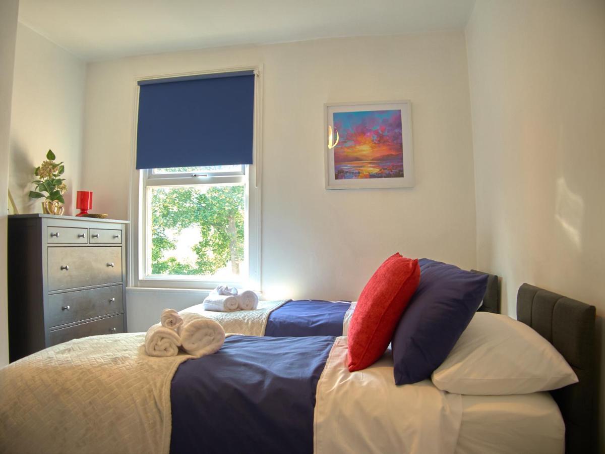 Lovely Large London Apartment Near Stratford Exteriör bild